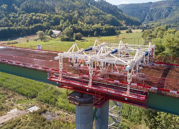 Vue de l’équipage mobile servant de coffrage des plots de l’hourdis supérieur